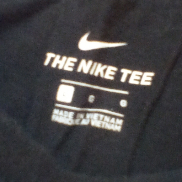 Nike brand t-shirt - Picture 2 of 4